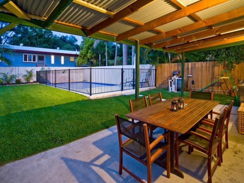 10 Grosvenor Street, Balmoral QLD 4171