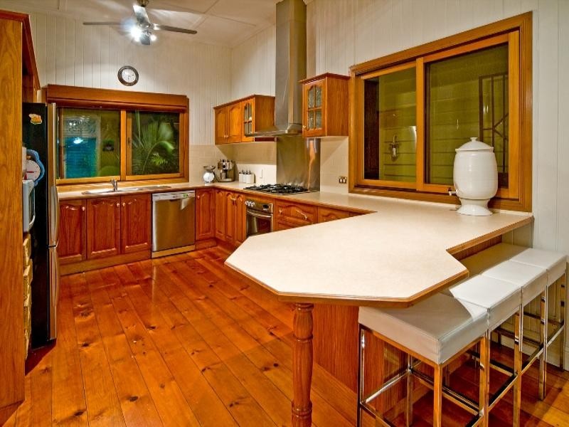 10 Grosvenor Street, Balmoral QLD 4171