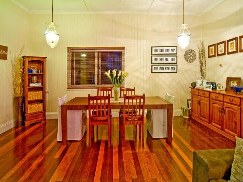 10 Grosvenor Street, Balmoral QLD 4171