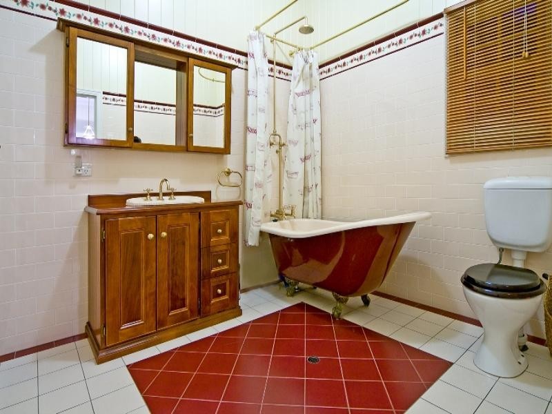 10 Grosvenor Street, Balmoral QLD 4171