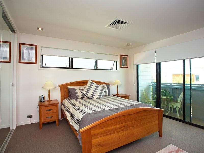 52 Waterline Crescent, Bulimba QLD 4171