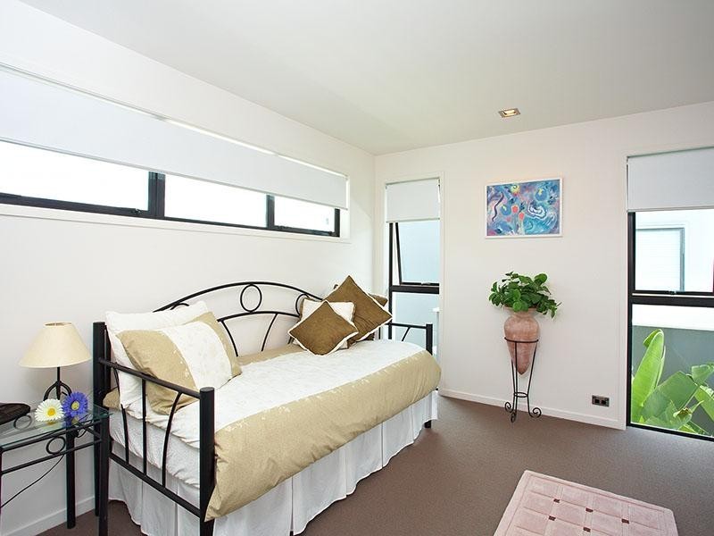 52 Waterline Crescent, Bulimba QLD 4171