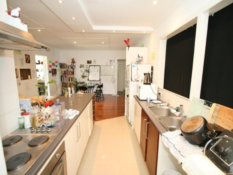 161 Dahlia Street, Cannon Hill QLD 4170