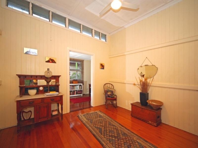 90 Bilyana Street, Balmoral QLD 4171