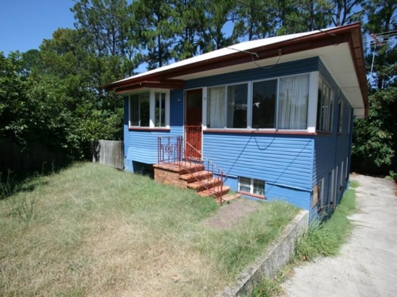 15 Daphne Street, Camp Hill QLD 4152