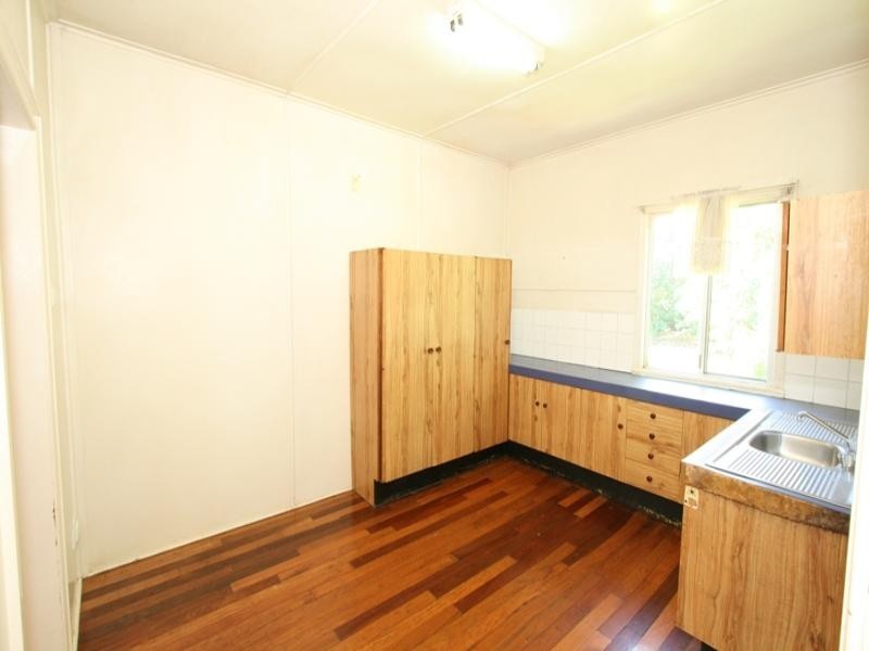 15 Daphne Street, Camp Hill QLD 4152