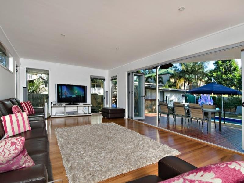 12 Katoomba Avenue, Hawthorne QLD 4171