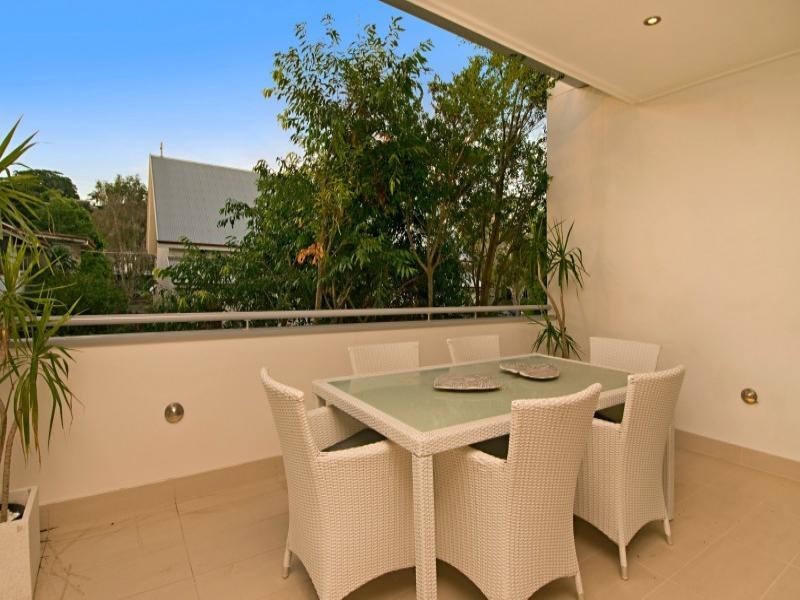 9 Jamieson Street, Bulimba QLD 4171