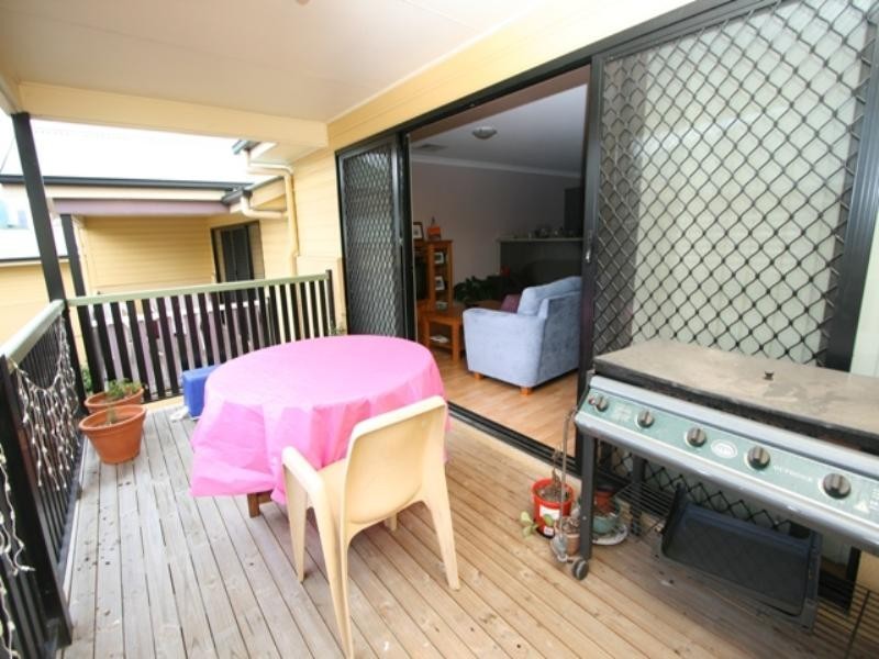 8/21 Eskgrove, East Brisbane QLD 4169