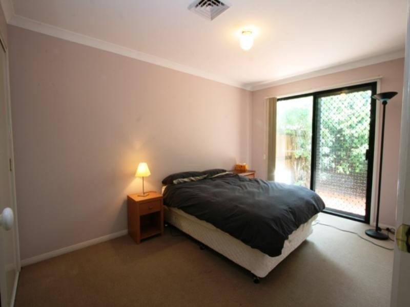 8/21 Eskgrove, East Brisbane QLD 4169