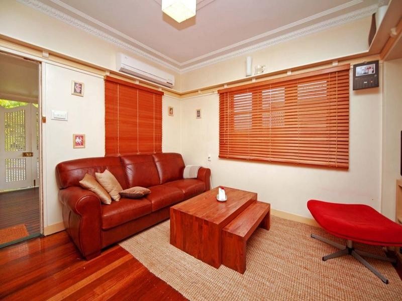 21 Dover Street, Hawthorne QLD 4171