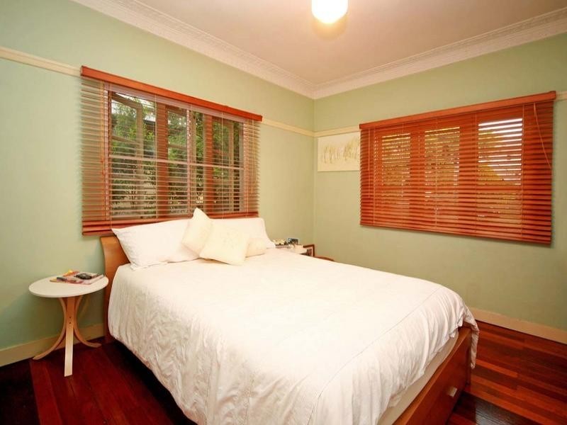 21 Dover Street, Hawthorne QLD 4171