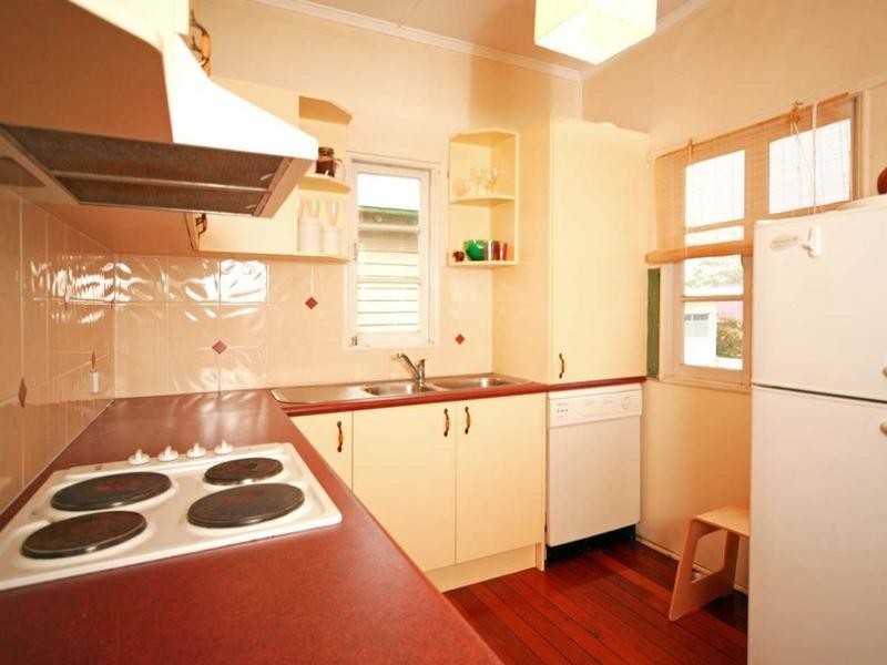 21 Dover Street, Hawthorne QLD 4171
