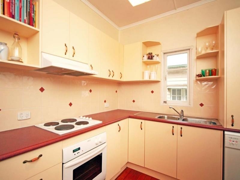 21 Dover Street, Hawthorne QLD 4171