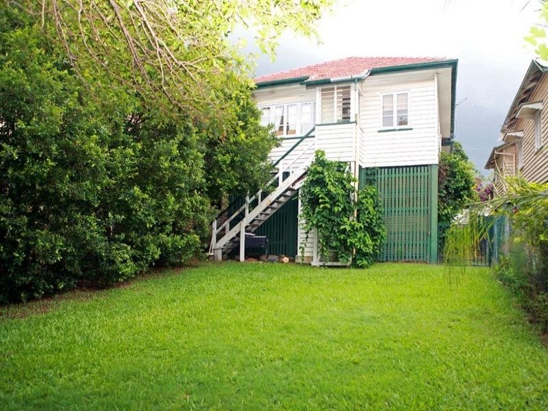21 Dover Street, Hawthorne QLD 4171