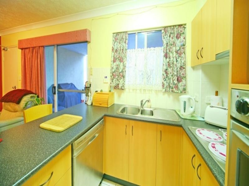 8/79 Lawson Street, Morningside QLD 4170