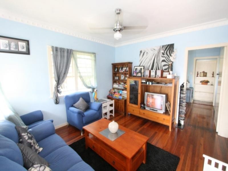 8 Gary Street, Morningside QLD 4170