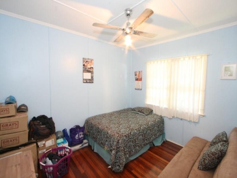 8 Gary Street, Morningside QLD 4170