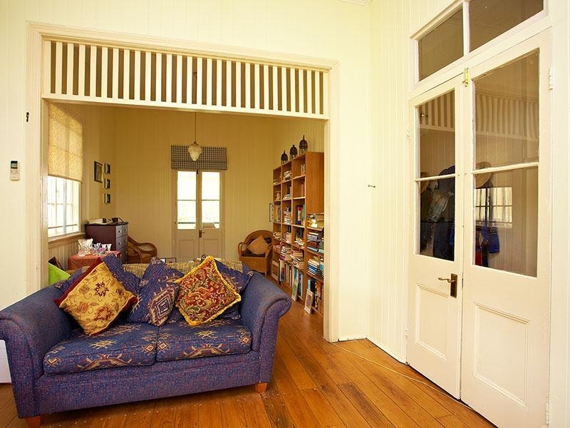 110 Philip Street, Hawthorne QLD 4171