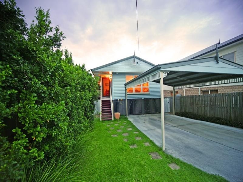 24 Montfort Street, Cannon Hill QLD 4170