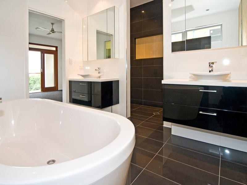 119 Fifth Avenue, Balmoral QLD 4171