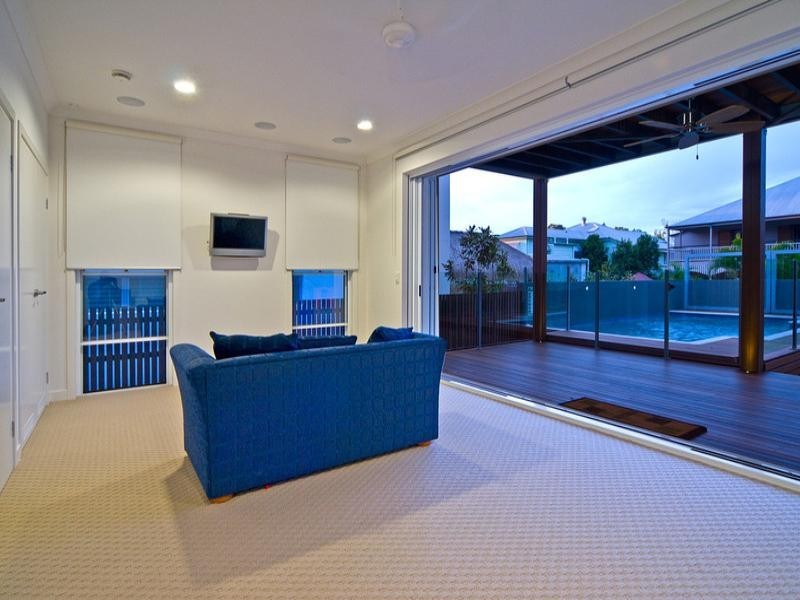 63 Lindsay Street, Hawthorne QLD 4171