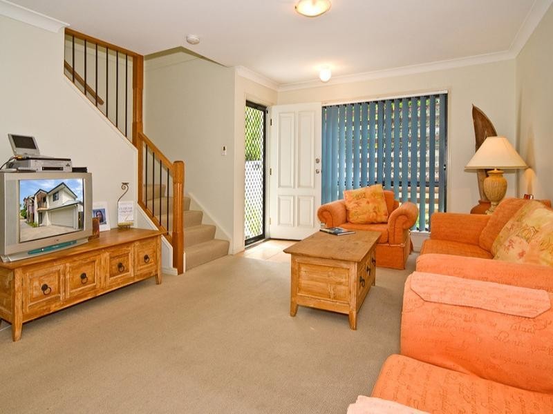 2/13 Daniells Street, Carina QLD 4152