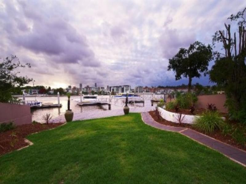 18 Scott Street, Hawthorne QLD 4171