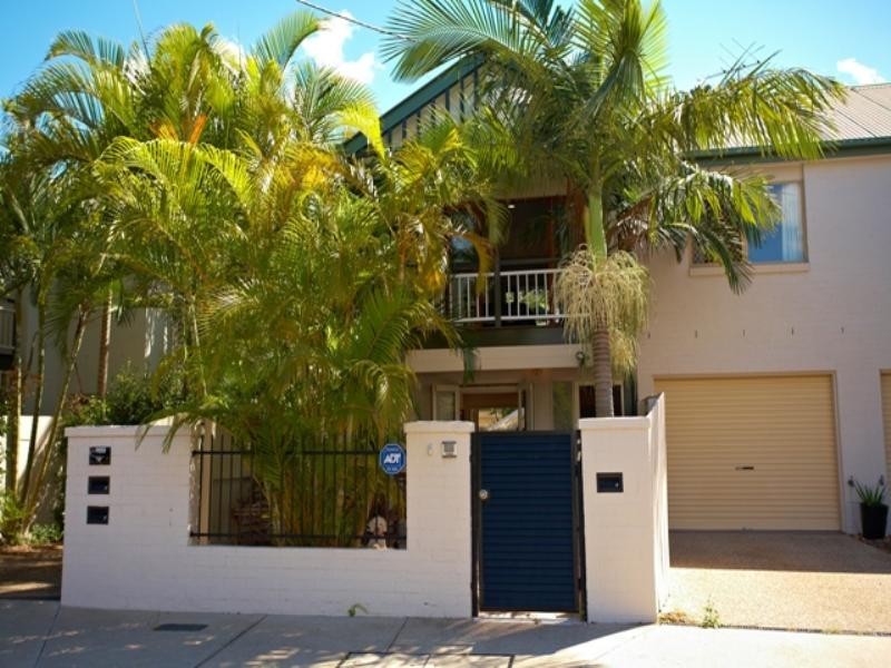 2/32 Sinclair Street, Kangaroo Point QLD 4169