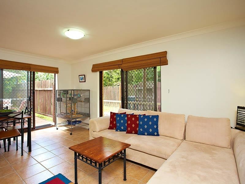 2/19 Malcolm, Hawthorne QLD 4171