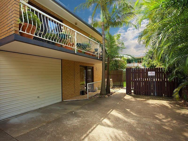 2/19 Malcolm, Hawthorne QLD 4171