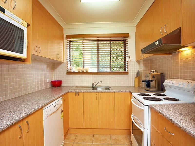 2/19 Malcolm, Hawthorne QLD 4171