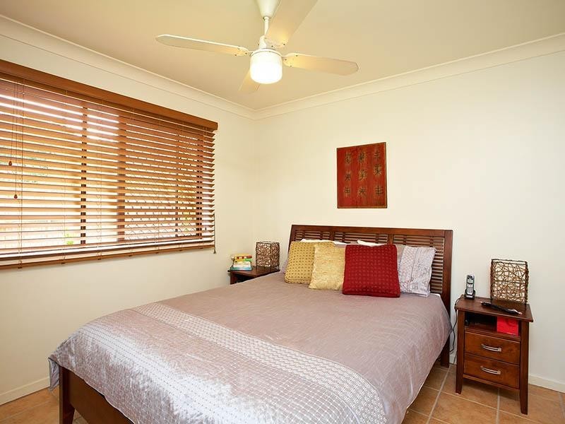 2/19 Malcolm, Hawthorne QLD 4171
