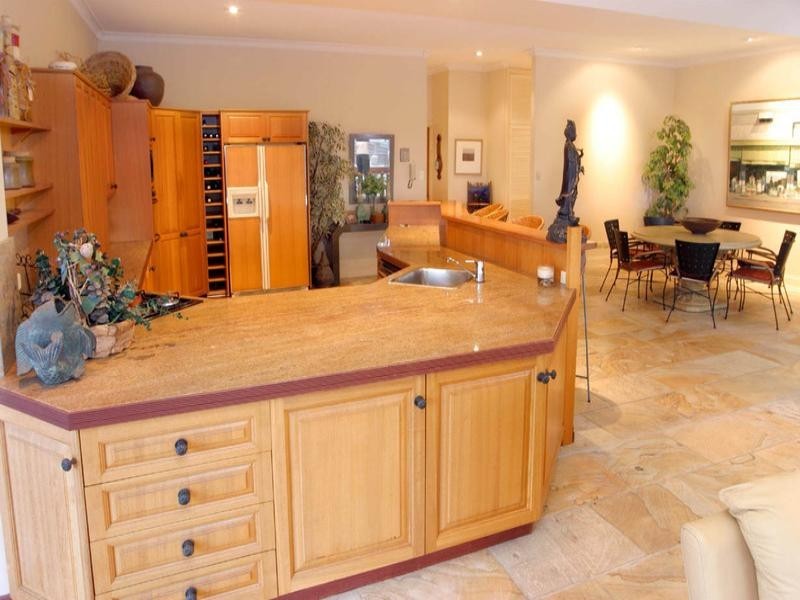 108 The Promenade, Camp Hill QLD 4152