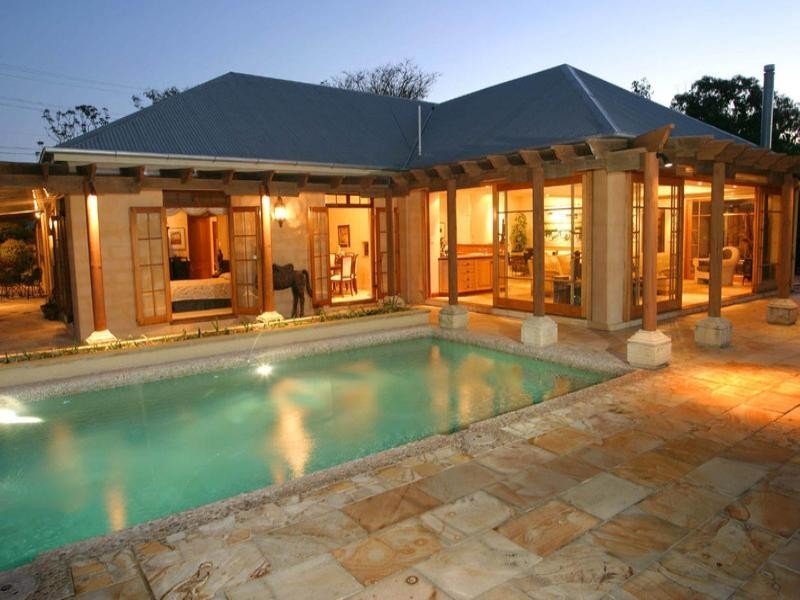 108 The Promenade, Camp Hill QLD 4152