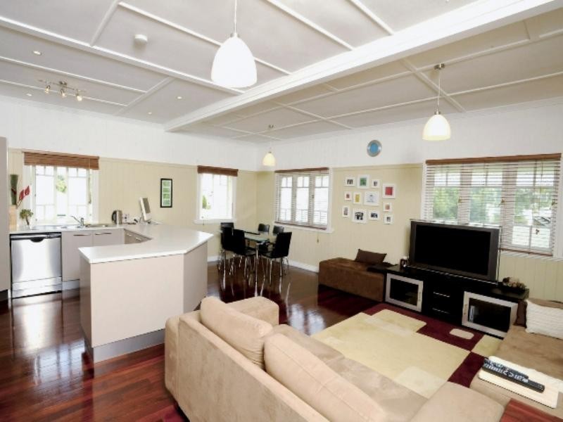 25 Ayr Street, Morningside QLD 4170