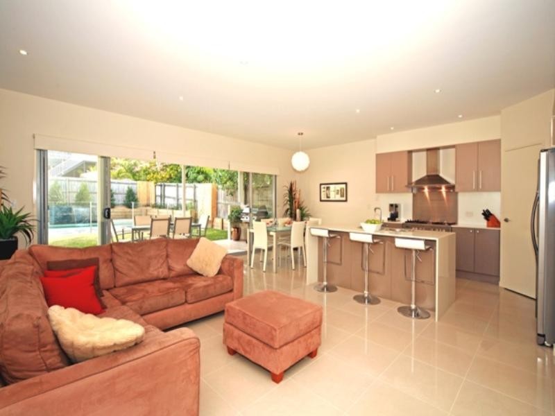 61 Beauvardia Street, Cannon Hill QLD 4170