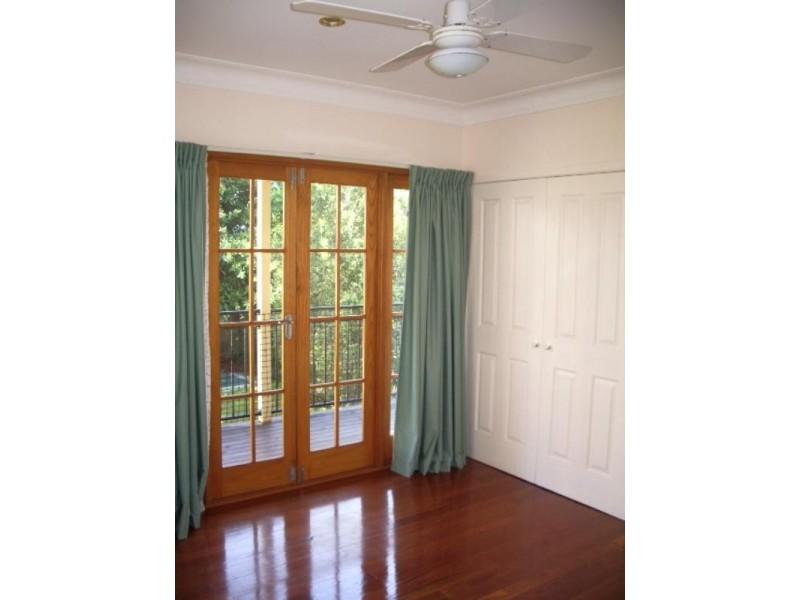 11 Leura Avenue, Hawthorne QLD 4171