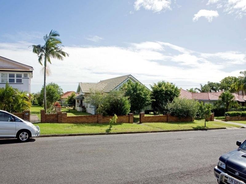 14 Woodhill Avenue, Coorparoo QLD 4151