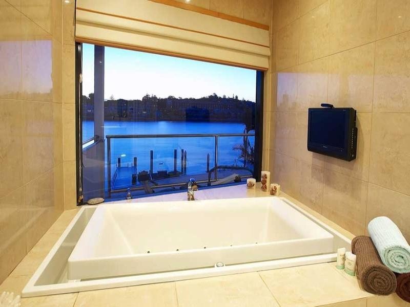 36 Gordon Street, Hawthorne QLD 4171