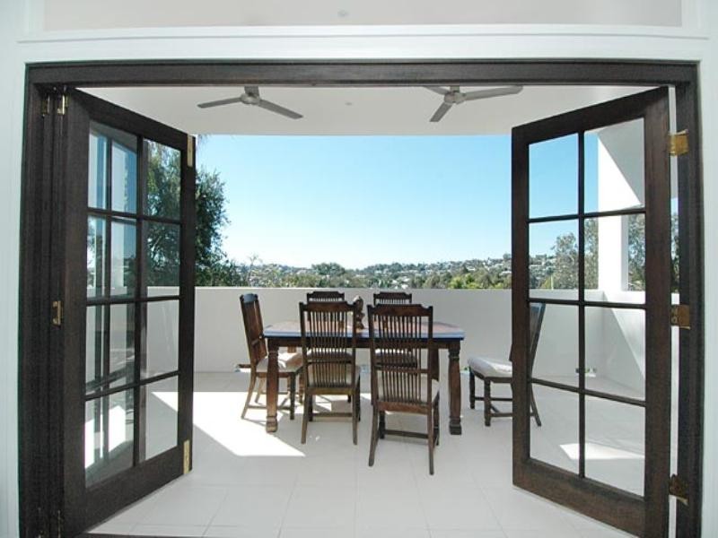 65 Miles Street, Hawthorne QLD 4171