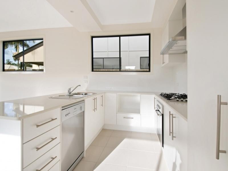 32 Aster Street, Cannon Hill QLD 4170