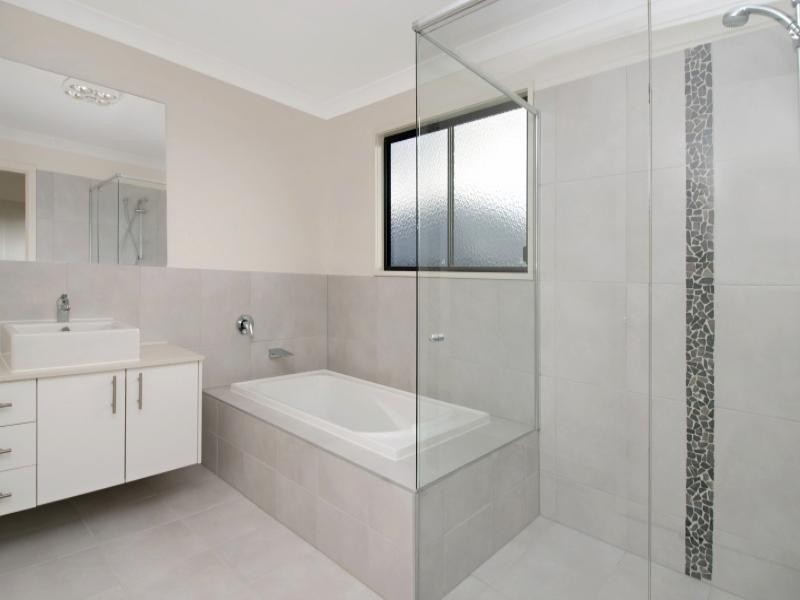 32 Aster Street, Cannon Hill QLD 4170