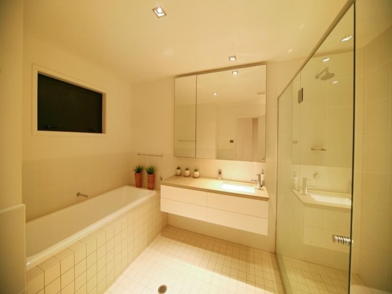 53 Waterline Crescent, Bulimba QLD 4171