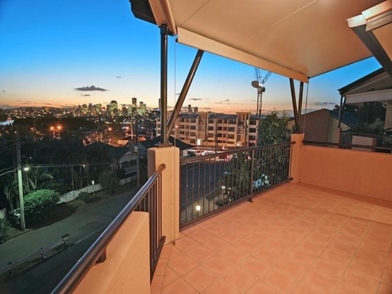 12/16 Norman Crescent, Norman Park QLD 4170