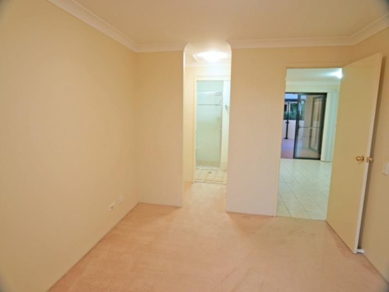 12/16 Norman Crescent, Norman Park QLD 4170