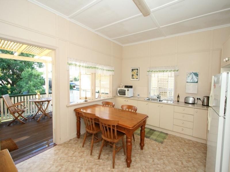 72 Camelia Street, Cannon Hill QLD 4170