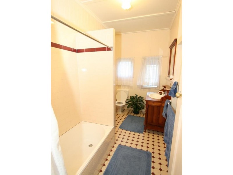 72 Camelia Street, Cannon Hill QLD 4170