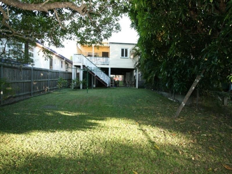 72 Camelia Street, Cannon Hill QLD 4170