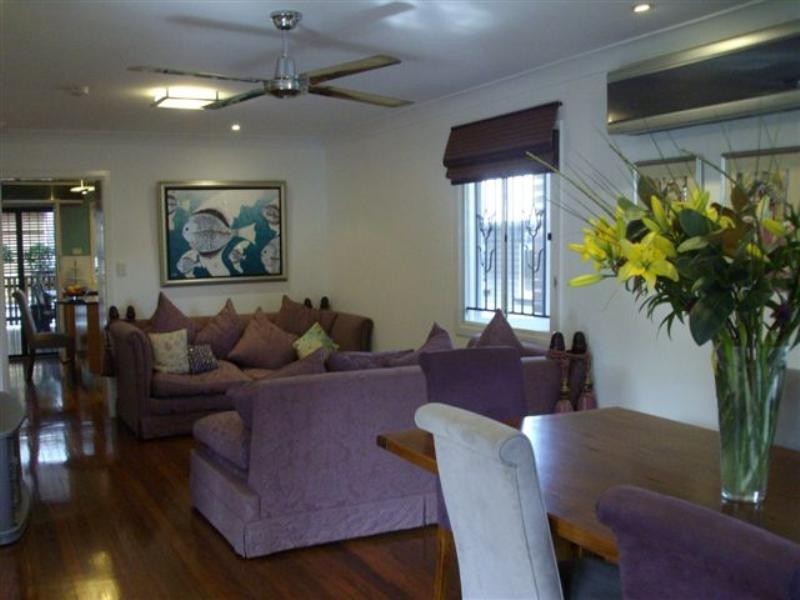 75 Dover, Hawthorne QLD 4171